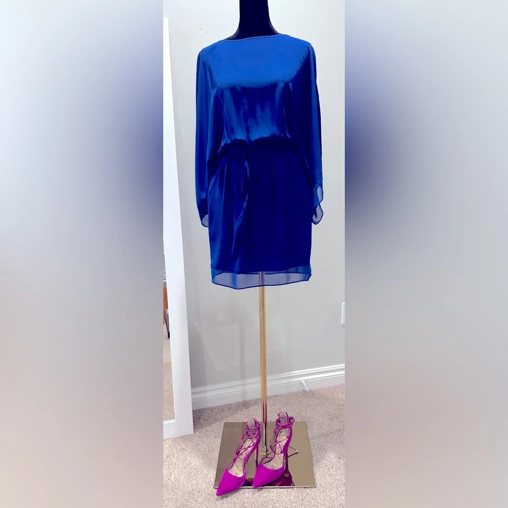 Dress - Picture 1 of 3